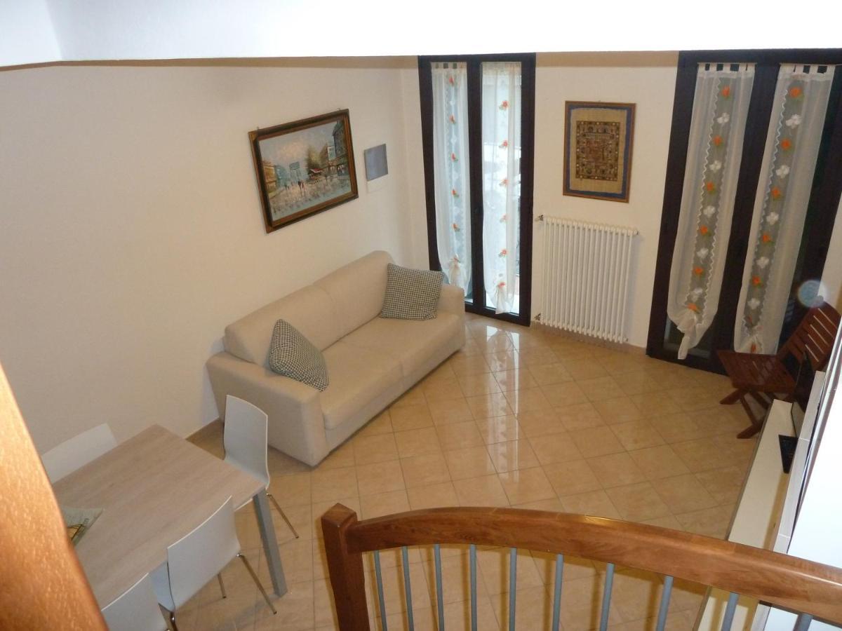 Casa Cuore - Love Pets - Fronte Ospedale Sacro Cuore Negrar Buitenkant foto