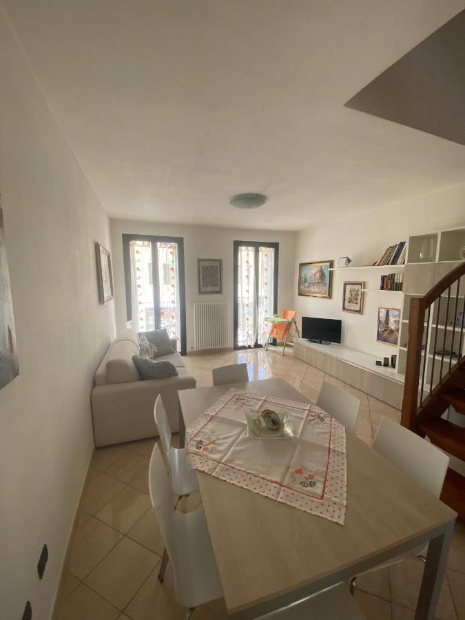 Casa Cuore - Love Pets - Fronte Ospedale Sacro Cuore Negrar Buitenkant foto